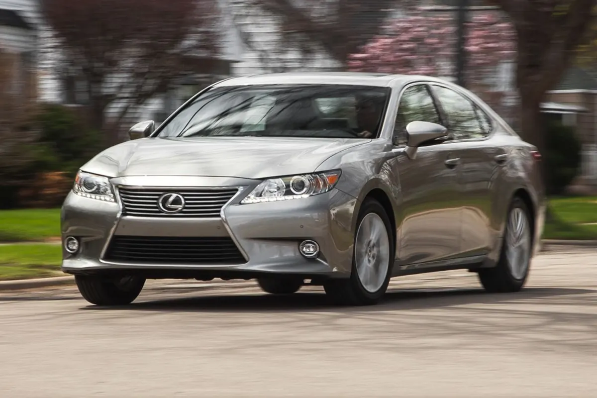 Lexus ES