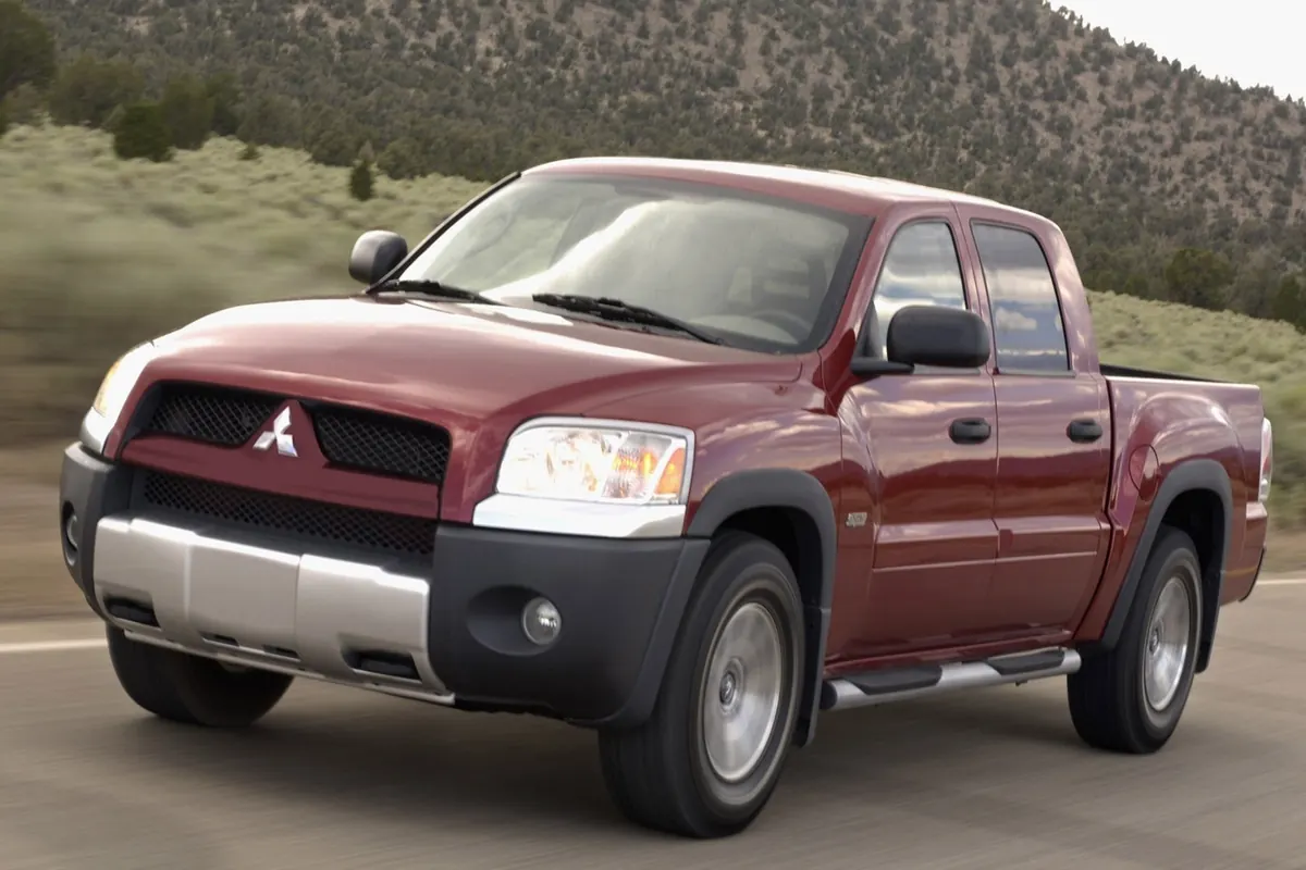 Mitsubishi Raider